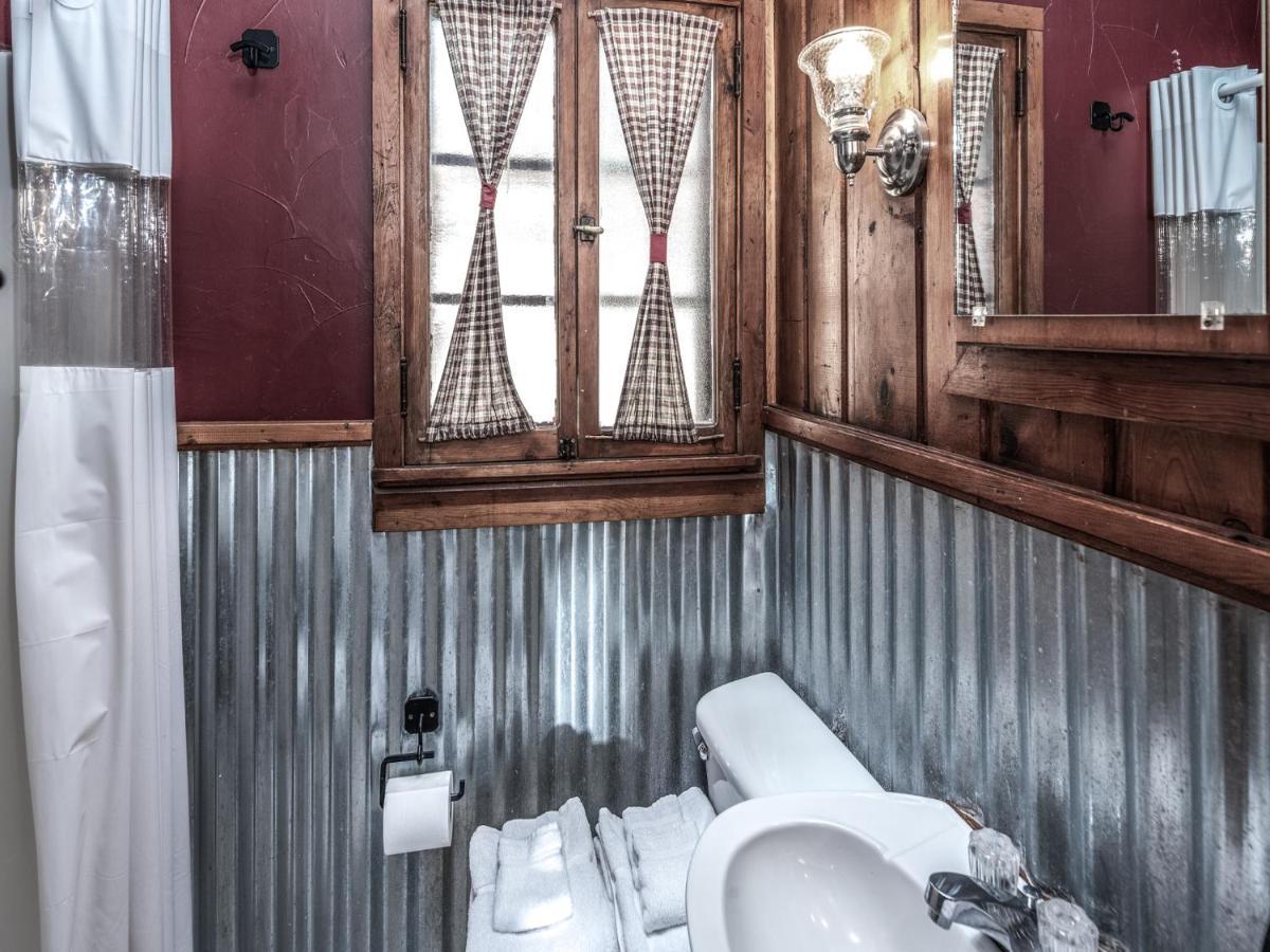 Apache Village 10, King Studio, Midtown, Sleeps 2 Руидозо Экстерьер фото